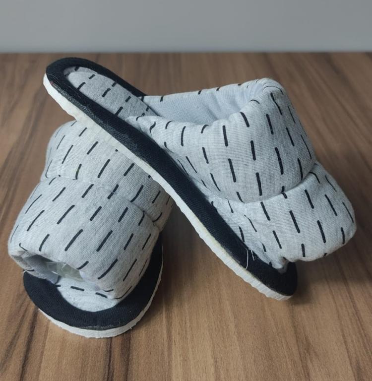 PANTUFA TAMANHO 23/24 - ESTAMPA 002