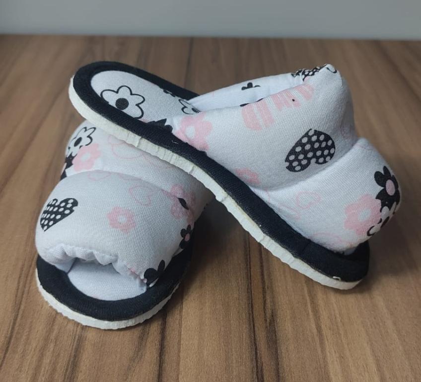 PANTUFA TAMANHO 24/25 - ESTAMPA 003