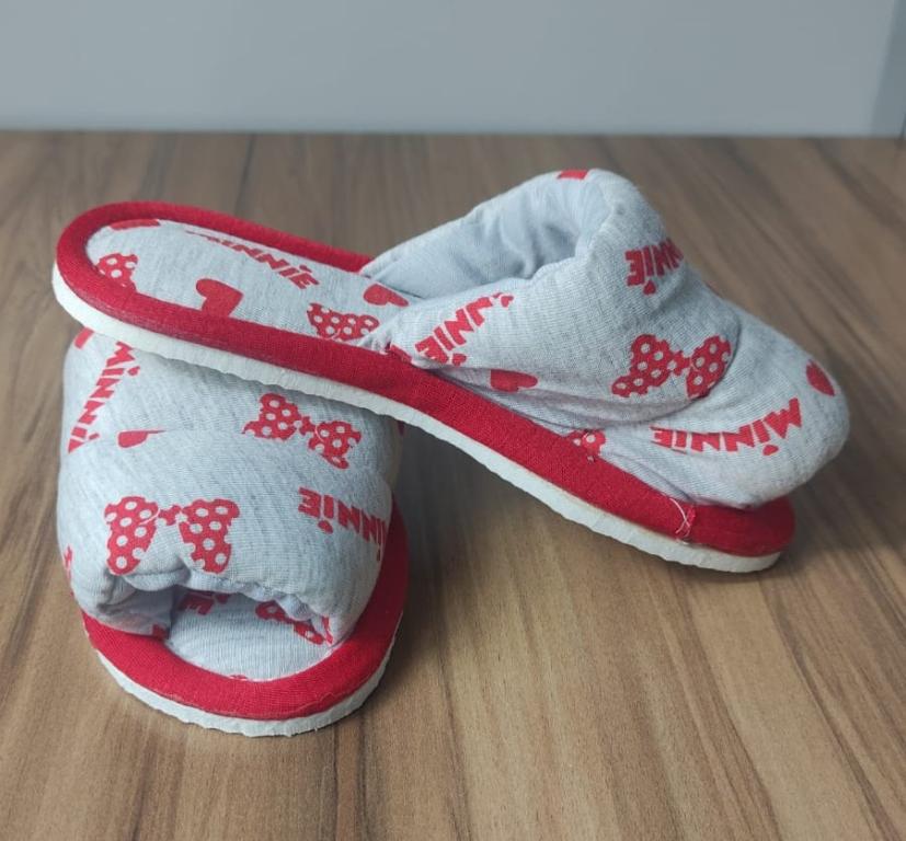 PANTUFA TAMANHO 27/28 - ESTAMPA 006