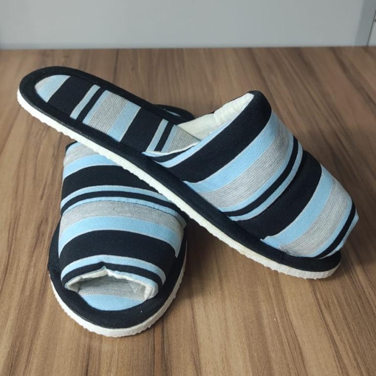 PANTUFA TAMANHO 39/40 - ESTAMPA 010