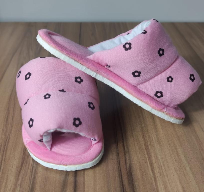 PANTUFA TAMANHO 23/24 - ESTAMPA 017