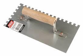 DESEMPENADEIRA DENTADA CABO MADEIRA 12X25CM