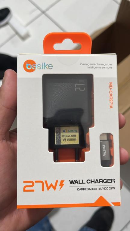 B104 - CARREGADOR BASIKE WALL CHARGER QUICK CHARGE TURBO 27W COM 1 USB E 1 TIPO C TIPO C PARA IPHONE MD-CAR271A