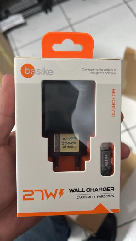 B104-1 - CARREGADOR BASIKE WALL CHARGER QUICK CHARGE TURBO 27W COM 1 USB E 1 TIPO C TIPO C PARA TIPO C MD-CAR271C