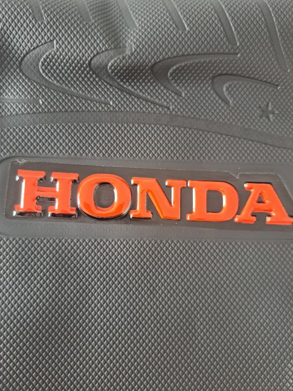 capa banco antd. titan honda  verm.