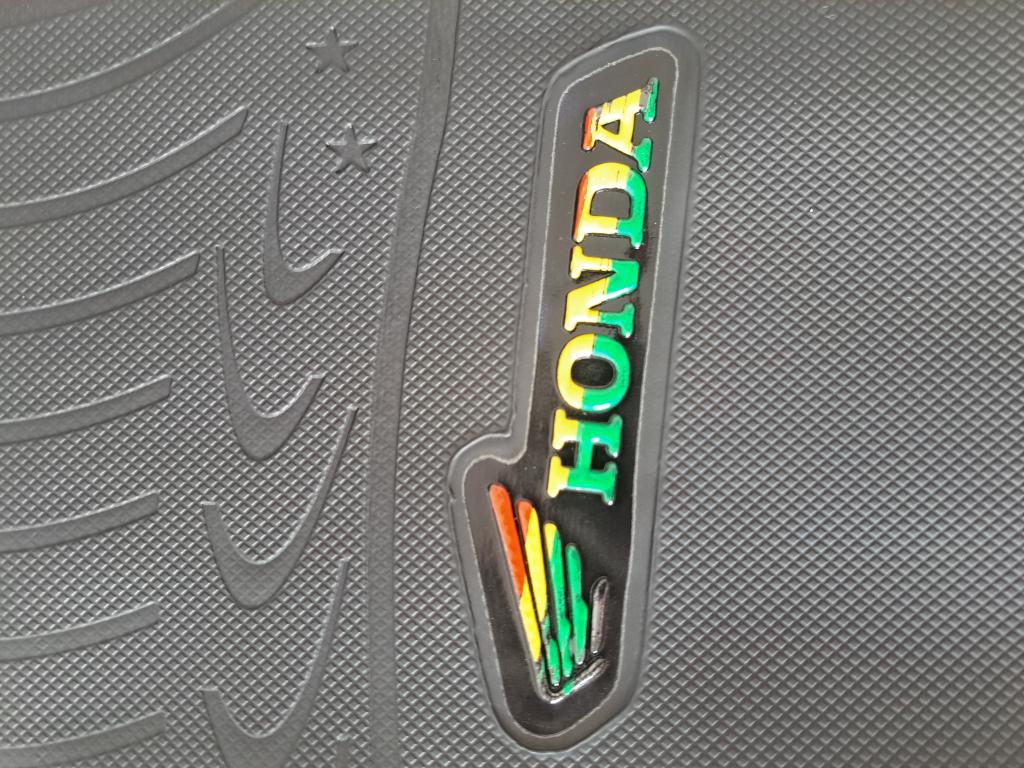 capa banco antd. titan honda verde-amar-verm.