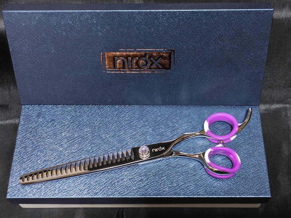 TESOURA TUBARAO ESSENCIAL 440C 7.5'' - NIROX