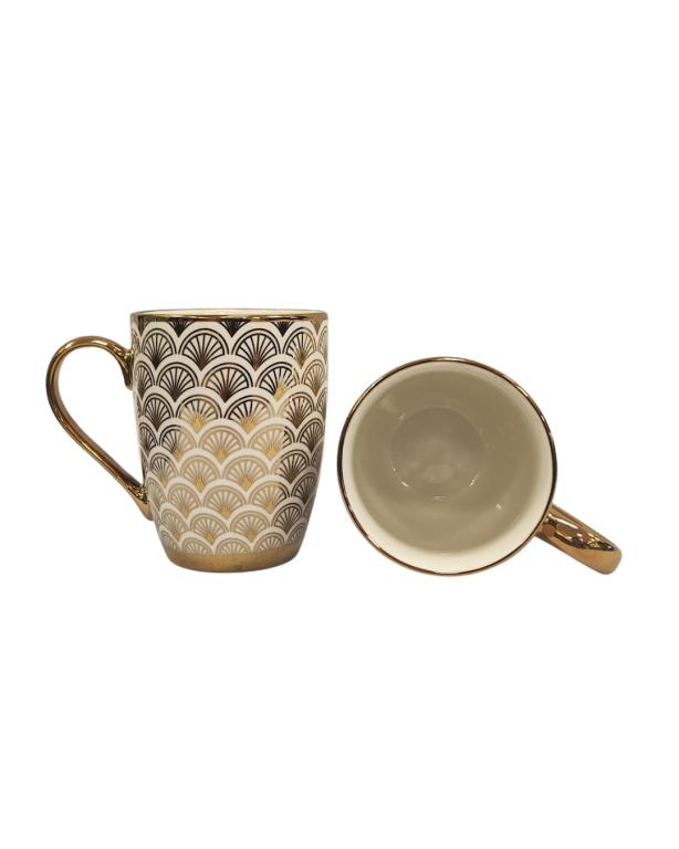 A Caneca de Porcelana detalhe dourado STR002, Caixa c/72 UN, colocar no carrinho somente múltiplos da caixa.