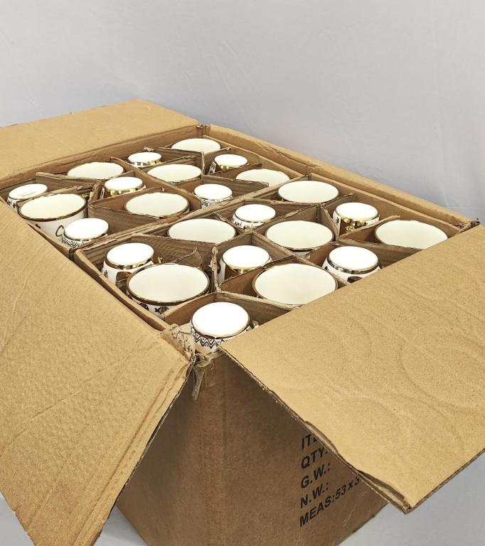 A Caneca de Porcelana com Estampa Cat STR013, Caixa c/72 UN, colocar no carrinho somente múltiplos da caixa.