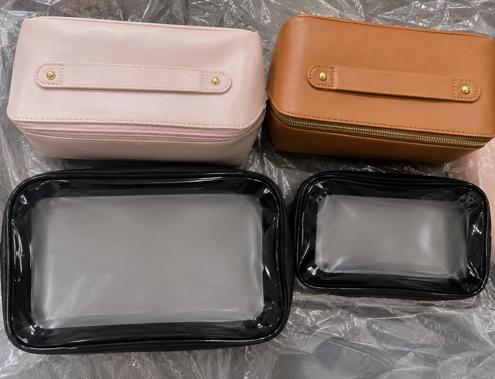 M - Washbag  Modelo: 9617624 Pac C/12 UN, Colocar no Carrinho Somente Múltiplos do Pac