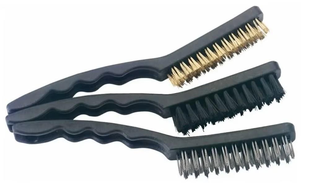 Escova de aço grande com 3 unidades - Material: nylon, latão e aço