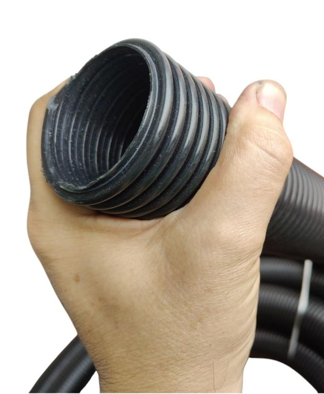 Rolo de mangueira 2 polegadas Flexivel para aspirador Industrial cor preta.  50mm