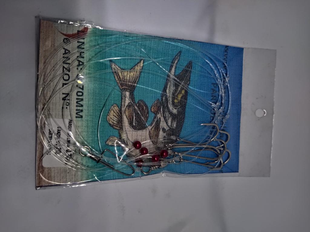 PARGUEIRA COM CABELO EM VARIAS CORES - FIO: 0.70 COM 6 ANZOL REF: 4330 Nº: 01