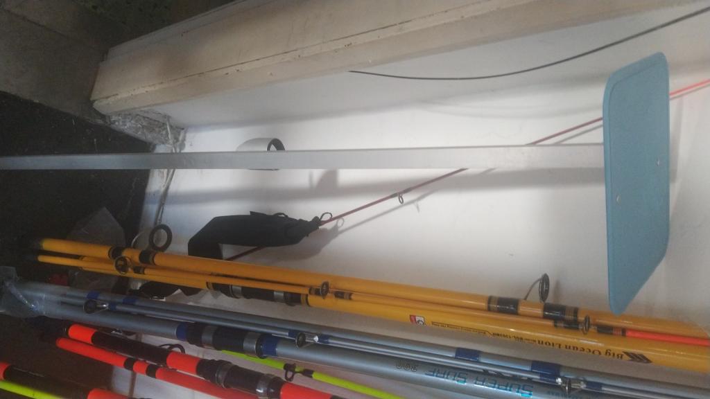 FINCADOR OU ESPERA TODO EM ALUMÍNIO  CANTONEIRA DE 1" COM 1,20 MT DE COMPRIMENTO COM MESA DE ISCA