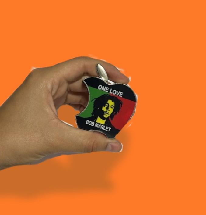 DICHAVADOR DE METAL / ZINCO APPLE BOB MARLEY 2 PARTES
