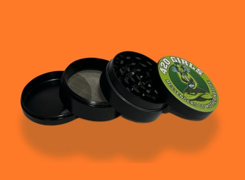 DICHAVADOR DE METAL MOON PRETO CANNABIS LIFE STYLE 4 PARTES