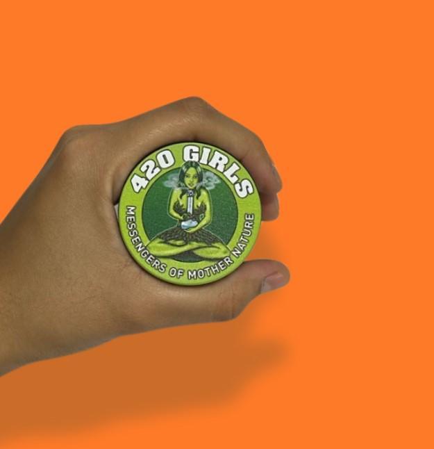 DICHAVADOR DE METAL MOON PRETO CANNABIS LIFE STYLE 4 PARTES