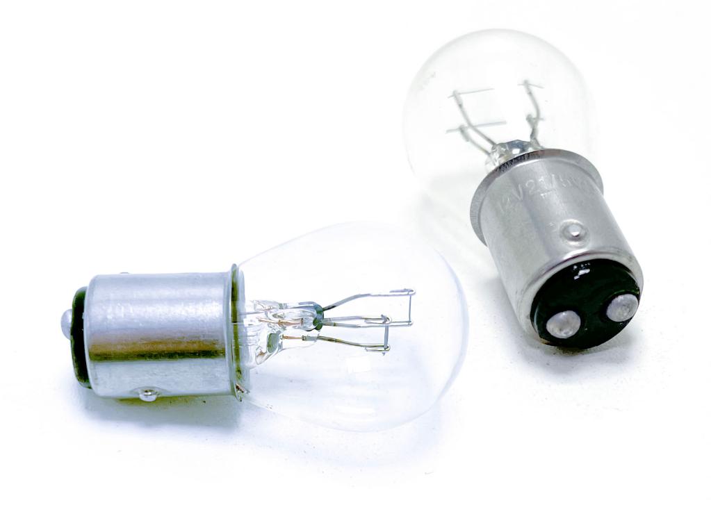 LAMPADA FREIO (STOP) 12V 21/5W CARRO/MOTO UNIVERSAL CRISTAL/ADAPTAVEL MOTTU SPORT TVS 110I 2023 EMBU
