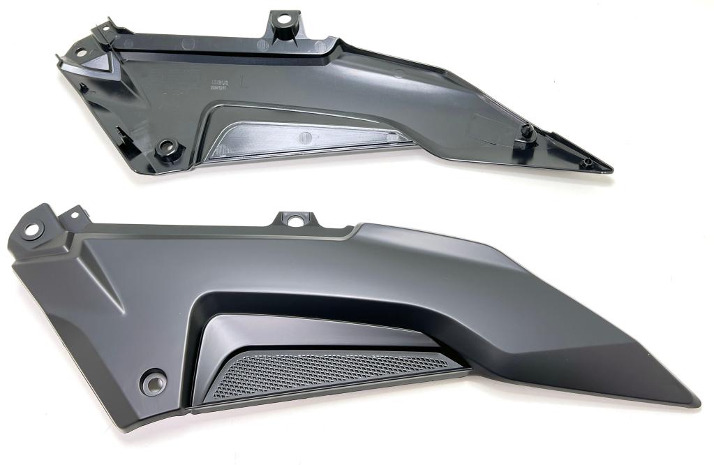TAMPA LATERAL BAJAJ DOMINAR 250-400 2023-2025 PRETO COMPLETO EMBUS