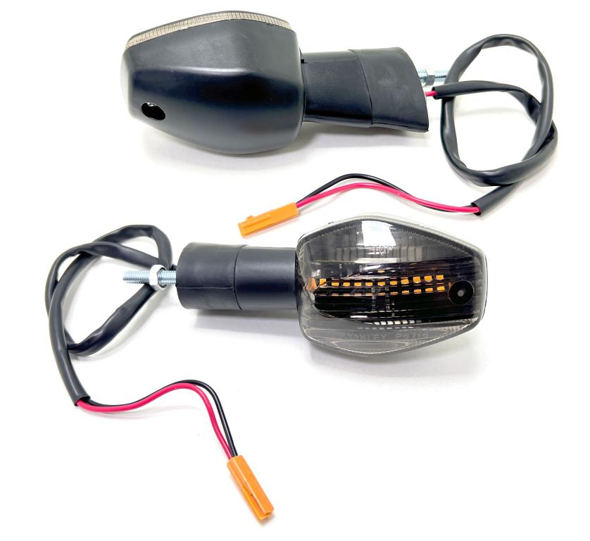 PISCA LED SEQUENCIAL CBR 600 HORNET 09-14 TE/TD-DD/DE UNIVERSAL C/CONECTOR EMBUS