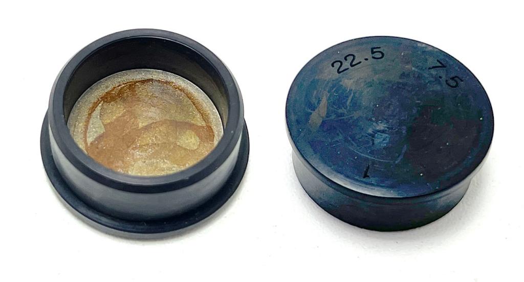 TAMPA CABECOTE YES 125/INTRUDER 125 06-16 ESQUERD O (BORRACHA VEDACAO TAMPA COMANDO) EMBUS