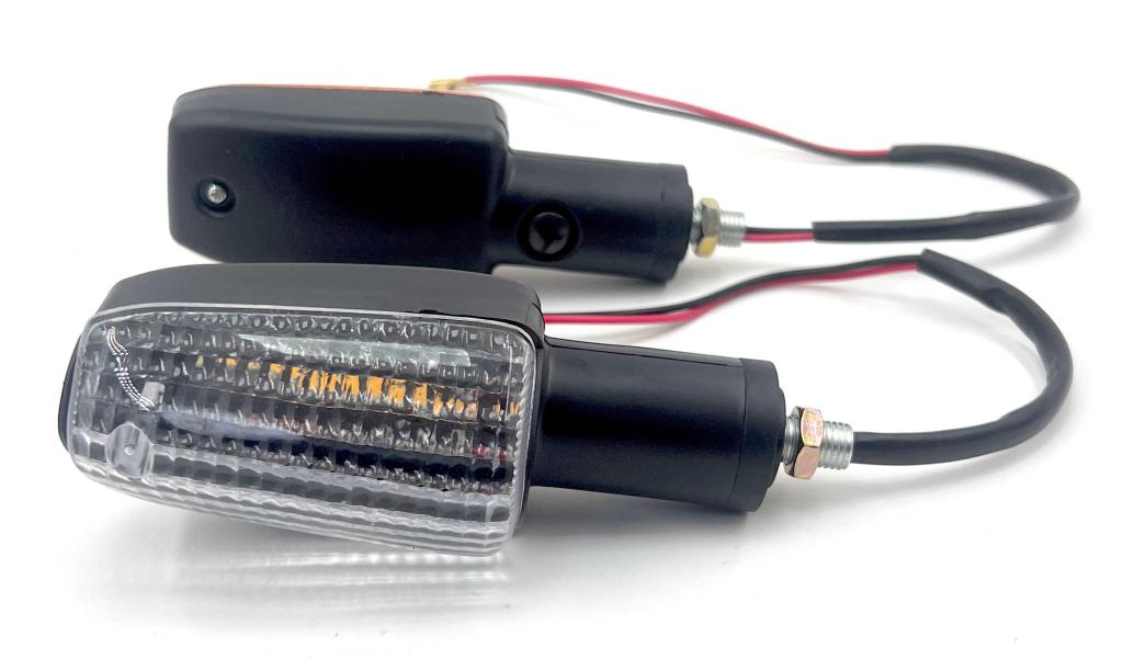 PISCA LED SEQUENCIAL TITAN 2000 KS/ES/FAN 125 00-0 8/TITAN 150 04-08/TWISTER 250 02-08/CB 300R 09-15 CRISTAL UNIVERSAL