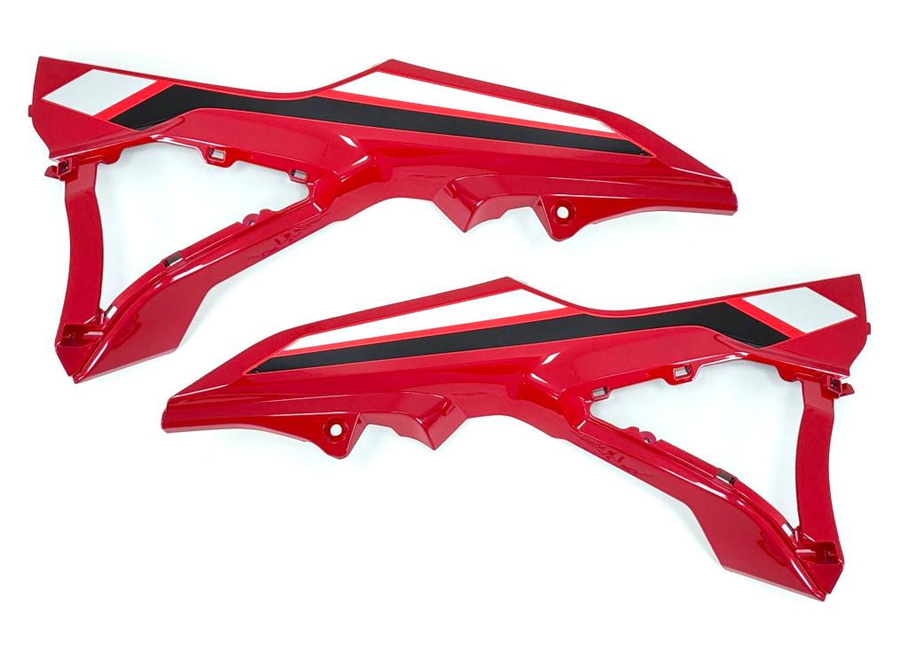 TAMPA LATERAL ADV 150 21-23 VERM (PAR) EMBUS NOVIDADE