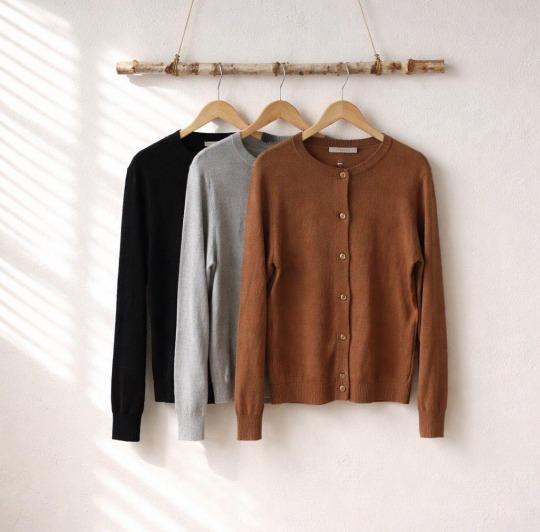 J - Blusa Fem. com Botões Ref: L2015 Pac c/ 36 UN Diversas Cores.