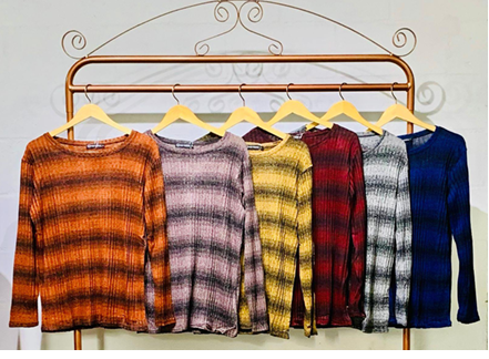 J - Blusa Fem. Ref: DP1560 Pac c/ 24 UN Diversas Cores.