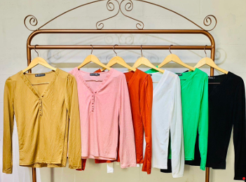 J - Blusa Fem. Ref: DP1552 Pac c/ 24 UN Diversas Cores.