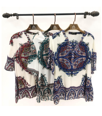 M - Blusa Fem. Estampa Arabesco Premium Ref: YI-017 Pac c/ 24 UN Diversas Cores.