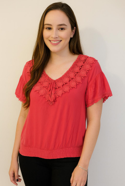 M - Blusa Fem. Guipir Floral Ref: YA016 Pac c/ 24 UN Diversas Cores.