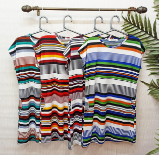 N - Vestido Curto Listrado Color Ref: A6103 Pac c/ 24 UN Diversas Cores.