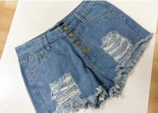 O - Shorts Fem. Jeans Destroyed Ref: AA1868 Pac c/ 24 UN Diversas Cores.