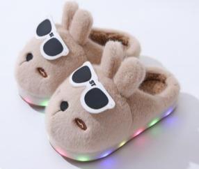 P - Pantufa Infantil com LED Ref: ST-606 Pac c/ 30 UN Diversas Cores.