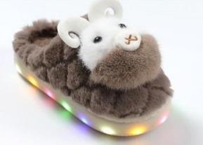 P - Pantufa Infantil com LED Ref: SF-2 Pac c/ 30 UN Diversas Cores.