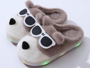 P - Pantufa Infantil com LED Ref: ST-F60 Pac c/ 30 UN Diversas Cores.
