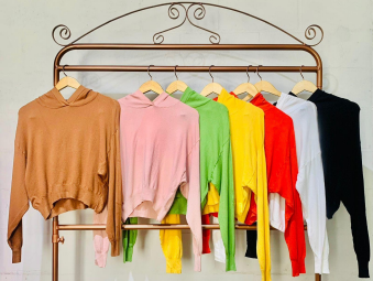 J - Blusa Fem. Modal Capuz Ref: ZM6628 Pac c/ 24 UN Diversas Cores.