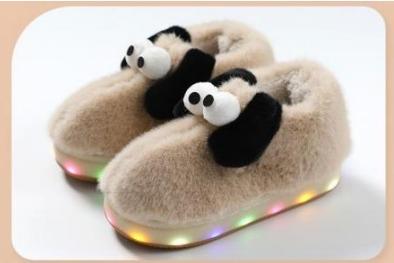 P - Pantufa Infantil com LED Ref: SF-22 Pac c/ 30 UN Diversas Cores.