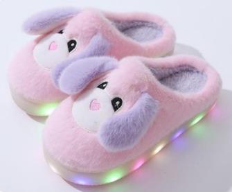 P - Pantufa Infantil com LED Ref: STF-602 Pac c/ 30 UN Diversas Cores.