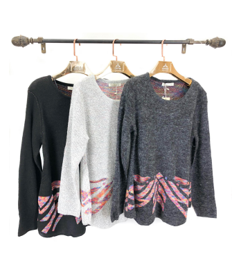 J - Blusa Fem. Tricot Estampa Borboleta Ref: Y6056 Pac c/ 24 UN Diversas Cores.