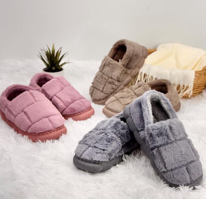 P - Pantufa Fem. Fechada Ref: CV-207 Pac c/ 30 UN Diversas Cores.