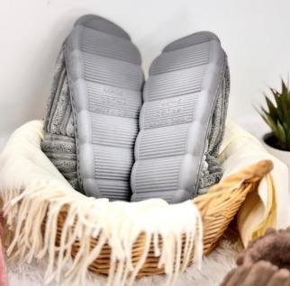 P - Pantufa Fem. Fechada Ref: CV-208 Pac c/ 30 UN Diversas Cores.