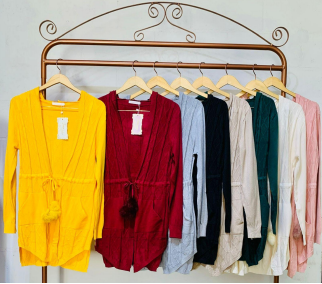 J - Cardigan Fem. Longo Pompom Ref: ML347 Pac c/ 24 UN Diversas Cores.