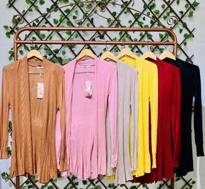 J - Cardigan Fem. Longo Tricot Vazado Ref: HY163 Pac c/ 24 UN Diversas Cores.