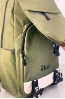 W - Mochila Ika Faixa Branca Ref: L1506 Pac c/ 12 UN Diversas Cores.