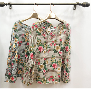 J - Blusa Fem. Ref: ZY8015 Pac c/ 24 UN Diversas Cores.