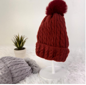 R - Touca Fem. Forrada Tricot com Pompom Ref: 38764-1 Pac c/ 24 UN Diversas Cores.