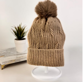 R - Touca Fem. Forrada Tricot com Pompom Ref: AO2412 Pac c/ 24 UN Diversas Cores.