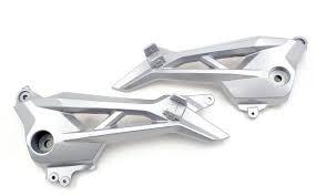 SUPORTE PEDALEIRA TRASEIRA (BACALHAU ALUMINIO PAR)